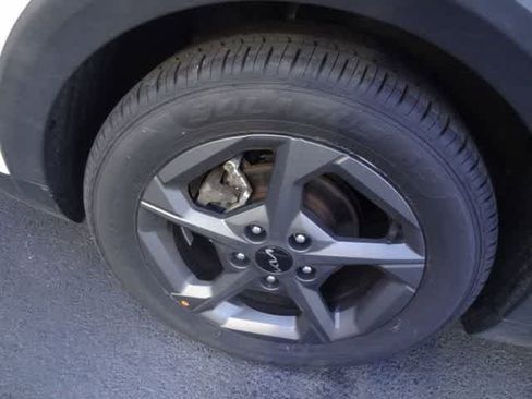 Used 2025 Kia K4 FWD image 16