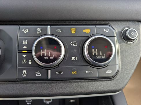 Used 2024 Land Rover Defender 110 S image 29