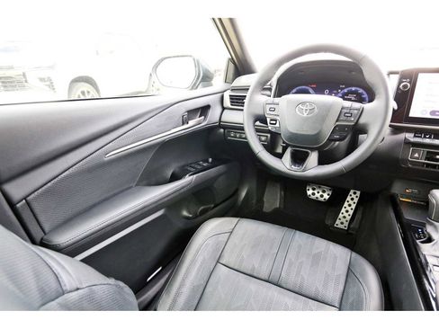 Used 2025 Toyota Camry XSE image 6