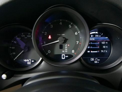 Certified 2026 Porsche Macan AWD/4WD image 23