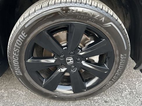 Used 2025 Honda Pilot Black Edition image 25