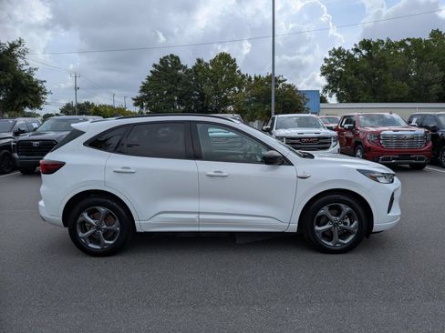 Used 2023 Ford Escape ST-Line w/ Equipment Group 301A FWD image 2