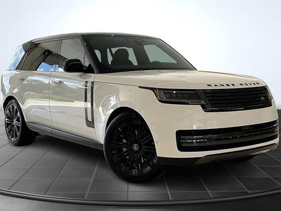 New 2025 Land Rover Range Rover Long Wheelbase SE