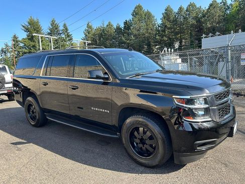 Used 2018 Chevrolet Suburban LT AWD/4WD image 3