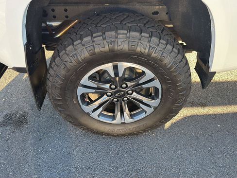 Used 2022 Chevrolet Colorado Z71 w/ Trail Boss Package AWD/4WD image 40