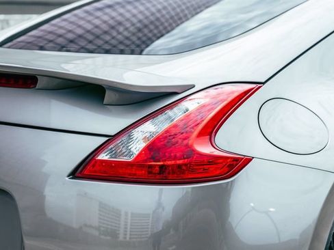 Used 2009 Nissan 370Z Touring RWD image 48