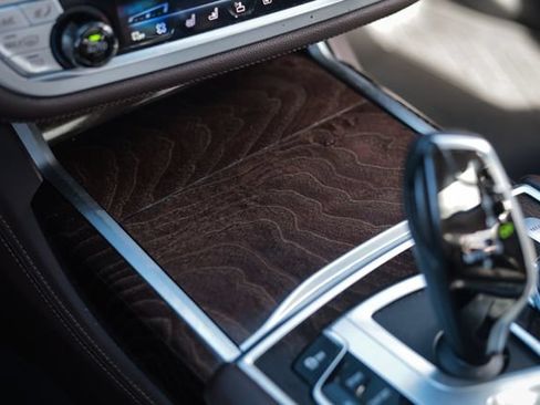 Used 2020 BMW 750i xDrive w/ Executive Package AWD/4WD image 50