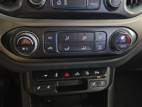 Certified 2022 Chevrolet Colorado Z71 w/ LPO, Tonneau and Step Package AWD/4WD image 22
