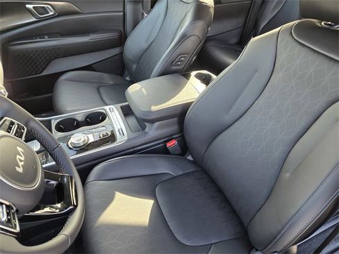 New 2026 Kia Carnival SX image 21