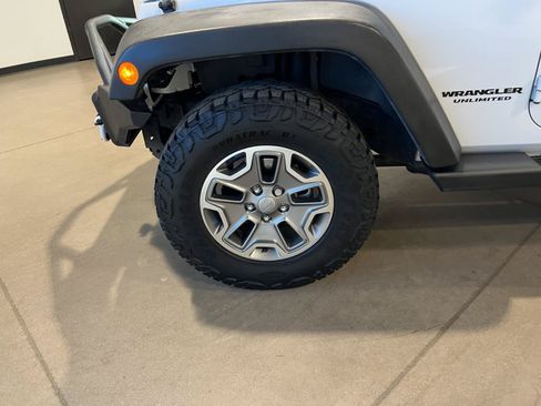 Used 2014 Jeep Wrangler Unlimited Rubicon w/ Dual Top Group AWD/4WD image 37