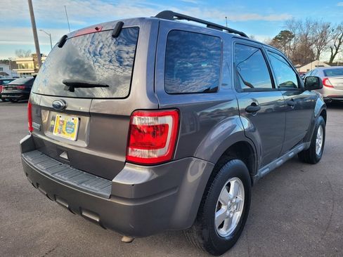 Used 2010 Ford Escape XLT image 5