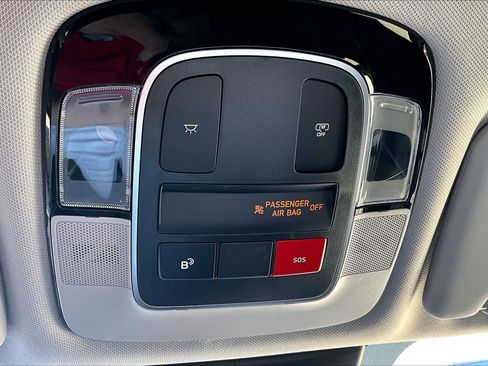 Used 2025 Hyundai Tucson SE FWD image 33