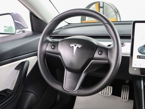 Used 2020 Tesla Model 3 Performance image 12