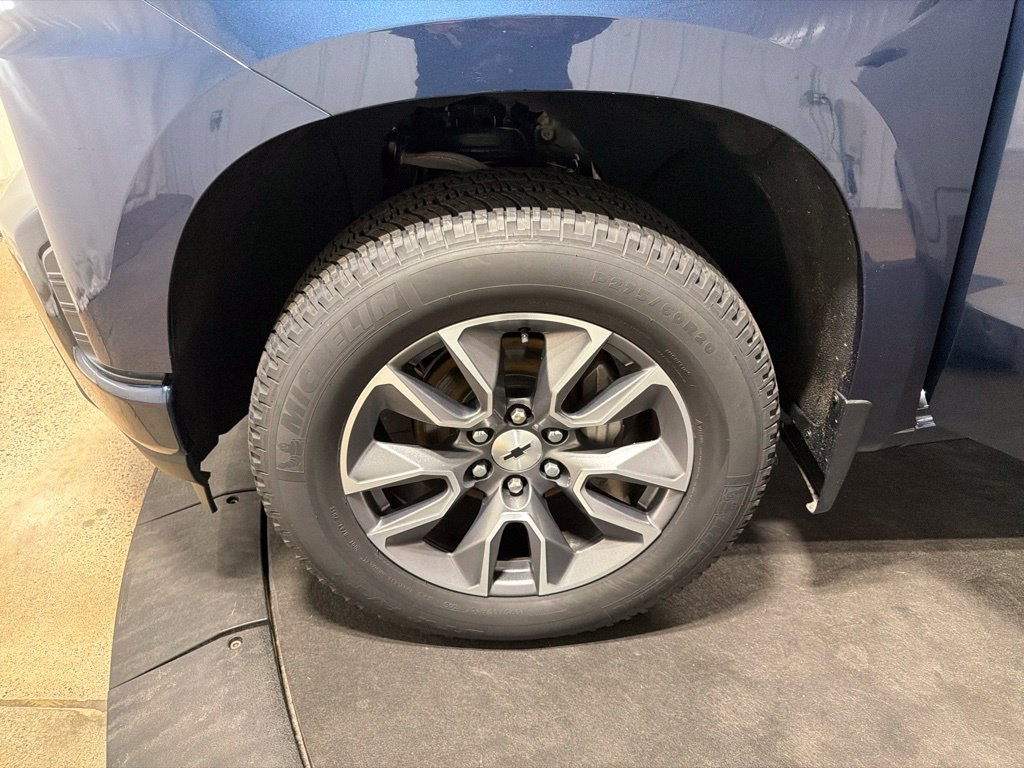 Used 2019 Chevrolet Silverado 1500 RST AWD/4WD image 39