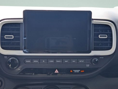 New 2025 Hyundai Venue Limited image 14