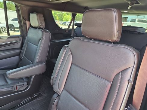 Used 2021 GMC Yukon XL Denali w/ Denali Ultimate Package AWD/4WD image 36