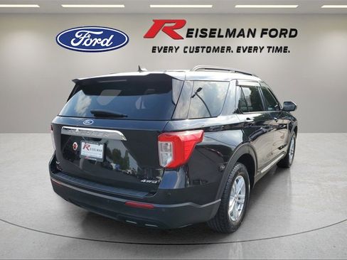 Certified 2022 Ford Explorer XLT image 4