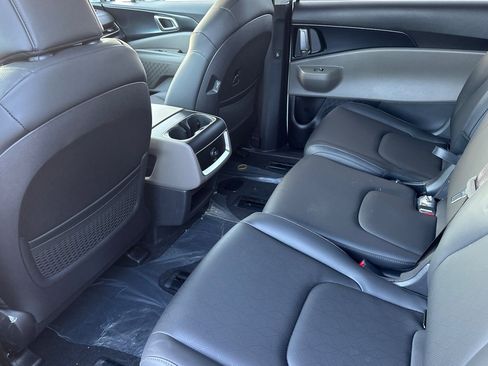 New 2026 Kia Carnival image 12