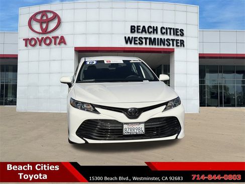 Certified 2019 Toyota Camry LE image 3