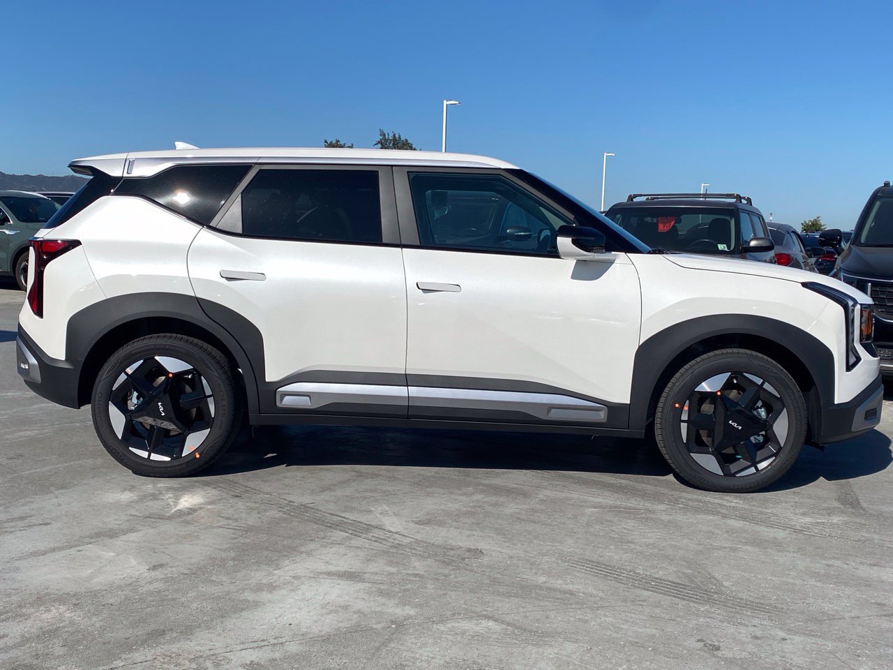 New 2027 Kia Seltos EX FWD image 2