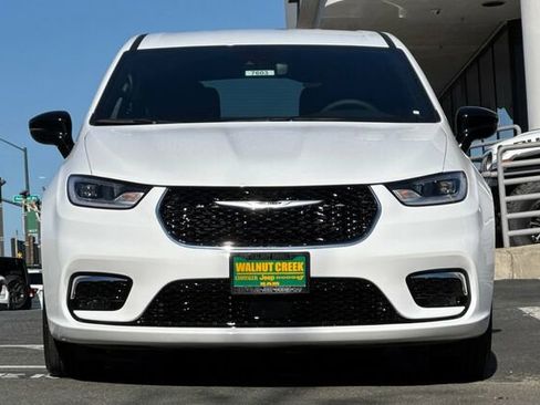 New 2026 Chrysler Pacifica Select image 6