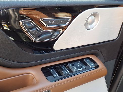 Certified 2024 Lincoln Aviator Reserve w/ Equipment Group 201A AWD/4WD image 14