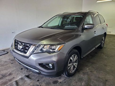 Used 2020 Nissan Pathfinder SL image 1