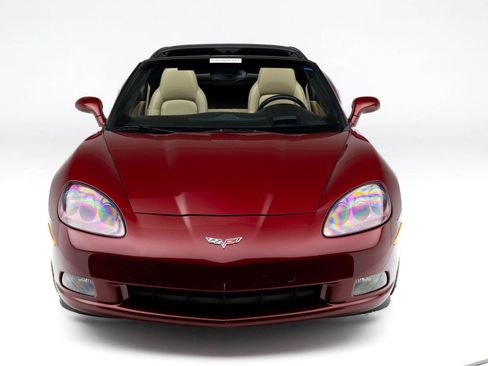 Used 2007 Chevrolet Corvette Coupe w/ Preferred Equipment Group RWD image 18