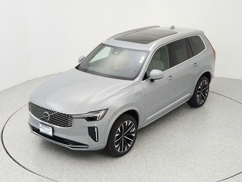New 2025 Volvo XC90 T8 Core w/ Protection Package Premier image 13