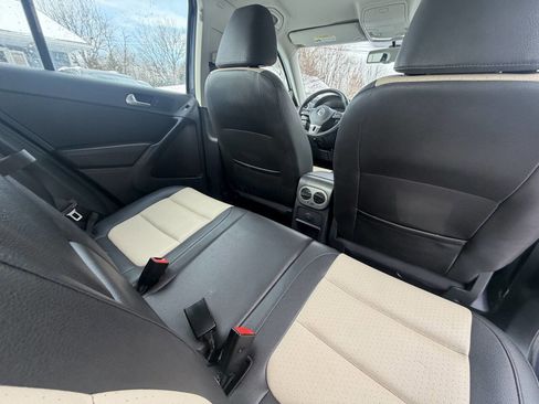 Used 2016 Volkswagen Tiguan S image 22
