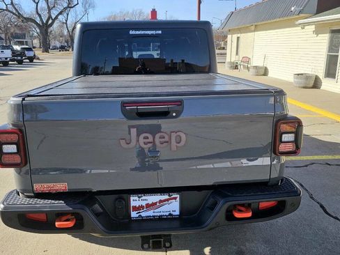 Used 2021 Jeep Gladiator Mojave AWD/4WD image 23