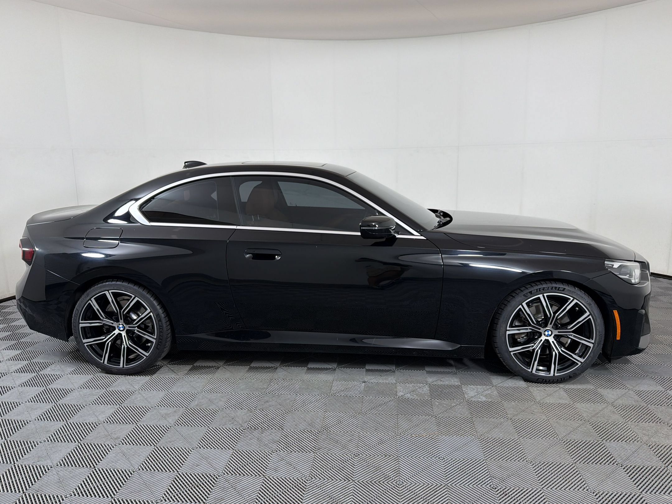 Used 2022 BMW 230i Coupe w/ Convenience Package RWD image 9