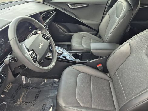 Used 2024 Kia Niro Wave FWD image 11