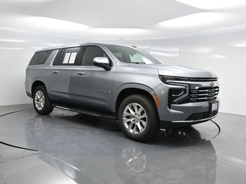 Used 2025 Chevrolet Suburban Premier image 50
