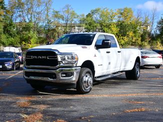 Used 2024 RAM 3500 Big Horn video 2