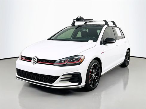 Used 2021 Volkswagen GTI SE image 3