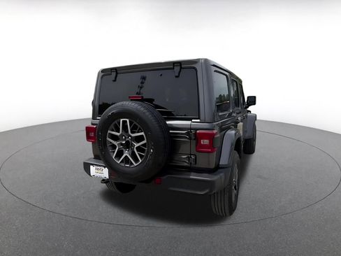 Used 2025 Jeep Wrangler Unlimited Sahara AWD/4WD image 14