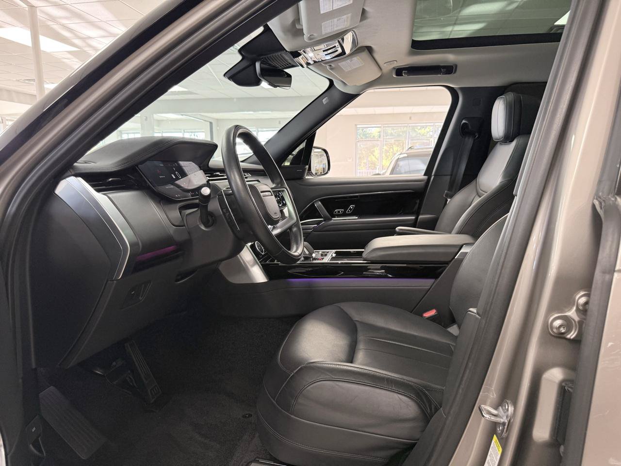 Used 2023 Land Rover Range Rover SE AWD/4WD image 10