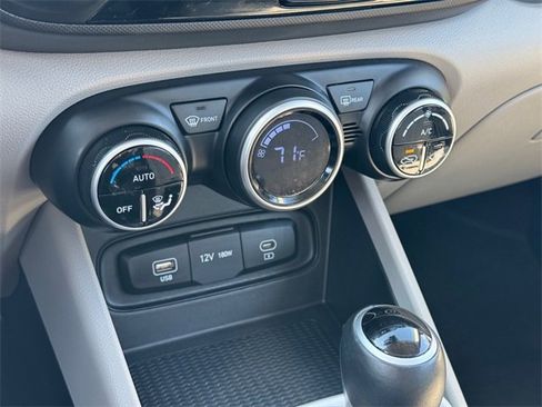 Used 2024 Hyundai Venue SEL image 19