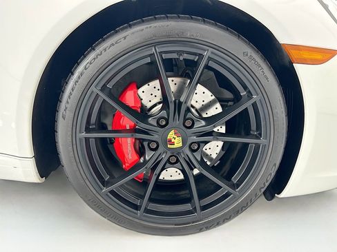 Used 2019 Porsche 911 Cabriolet image 28