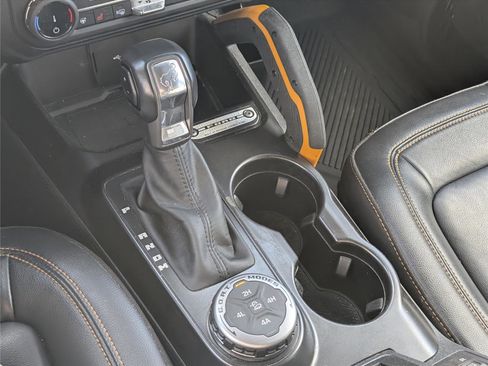 Used 2022 Ford Bronco Badlands image 19