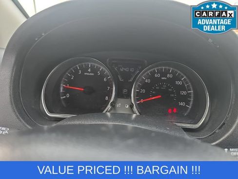 Used 2015 Nissan Versa SV FWD image 10