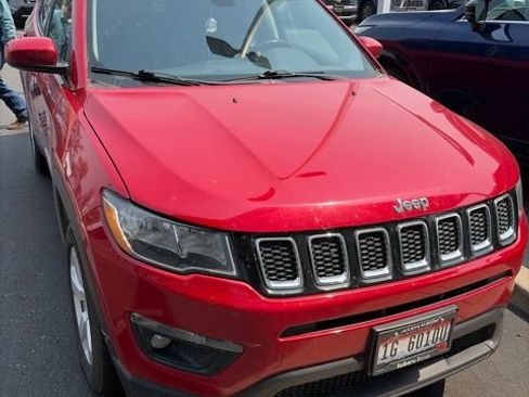 Used 2018 Jeep Compass Latitude w/ Popular Equipment Group AWD/4WD image 11