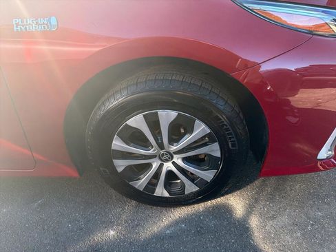 Used 2020 Toyota Prius Prime Limited image 4