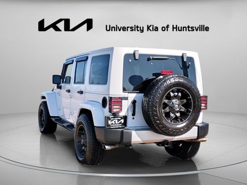 Used 2017 Jeep Wrangler Unlimited Sahara image 5