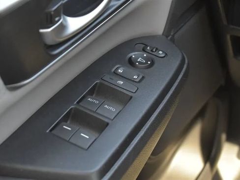 Used 2017 Honda CR-V EX-L image 18