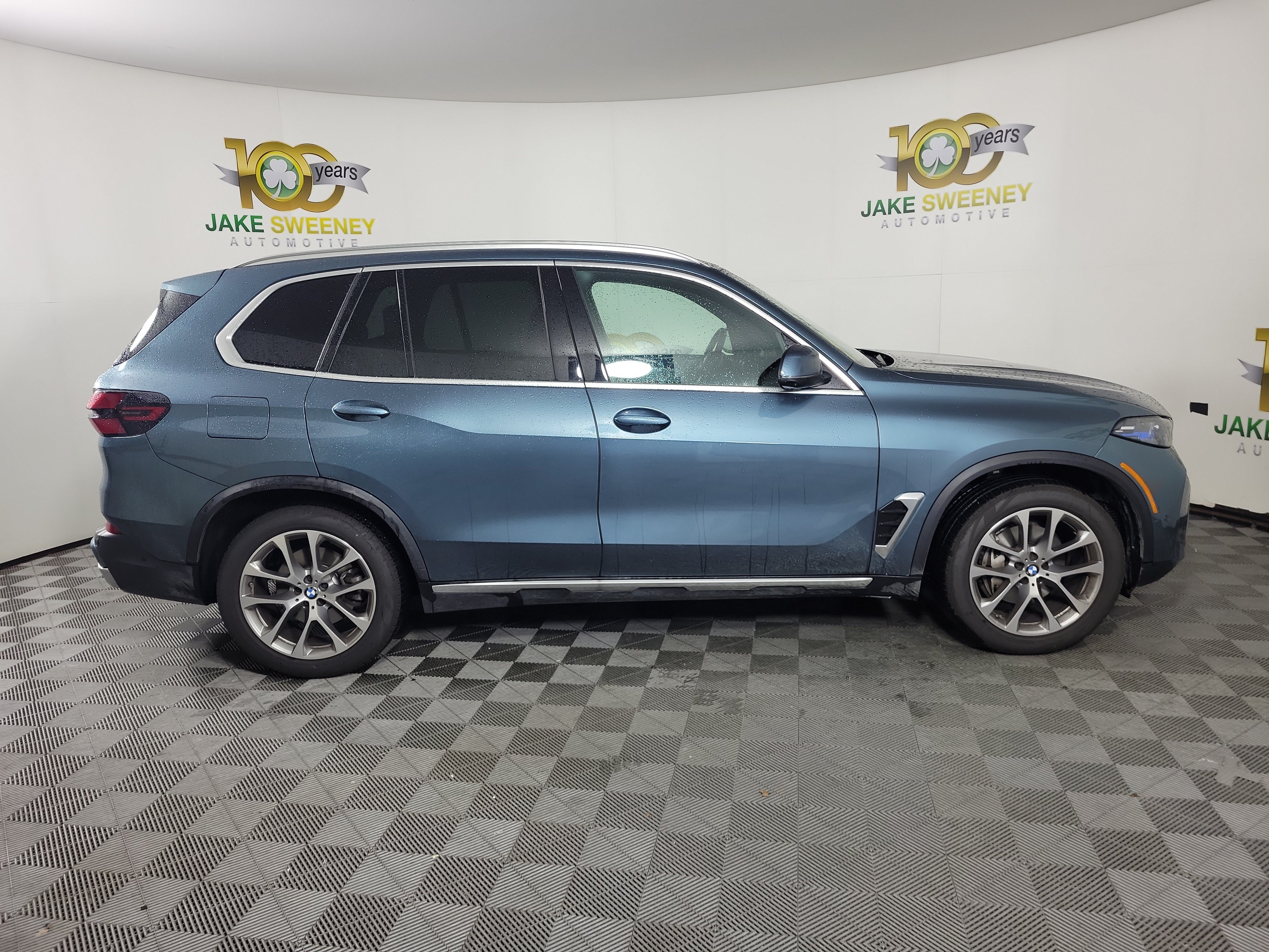 Used 2026 BMW X5 xDrive40i w/ Parking Assistance Package AWD/4WD image 4