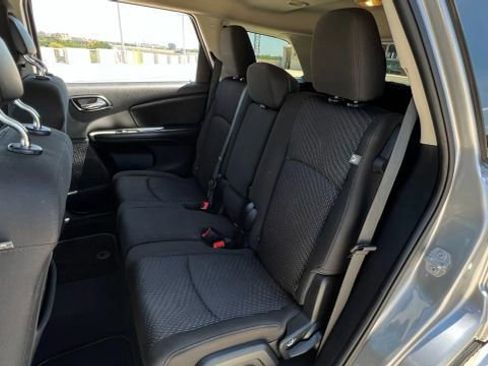 Used 2017 Dodge Journey SE w/ Flexible Seating Group image 77