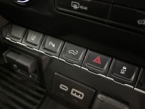 Used 2024 Chevrolet Silverado 2500 Custom w/ Custom Value Package image 28