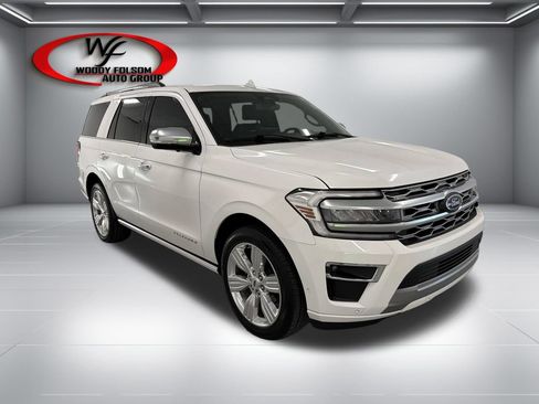 Used 2024 Ford Expedition Platinum RWD image 3